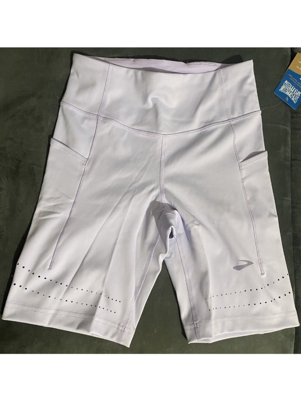 Brooks Method 8" Short Tight Size Medium Violet Dash 4 Way Stretch 3 Pockets